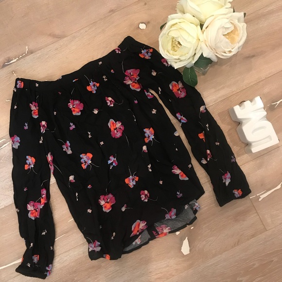 💐Floral Top 💐 - Picture 2 of 5